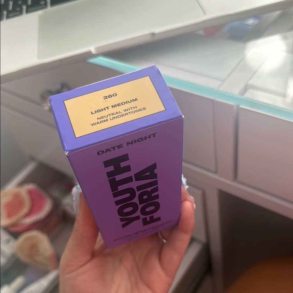 Youthforia Light Medium Foundation
